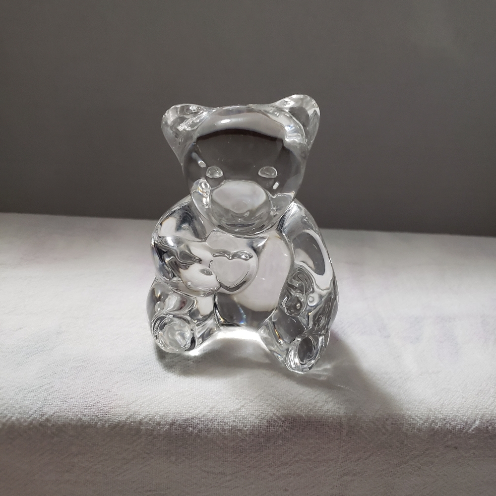 Vintage 1987 Jonal 24% Lead Crystal Teddy Bear Holding A Heart ❤
